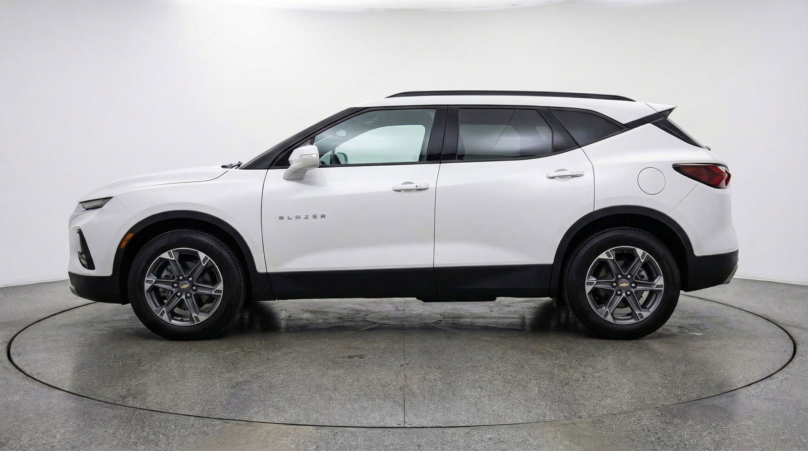 Used 2025 Chevrolet Blazer LT FWD image 5