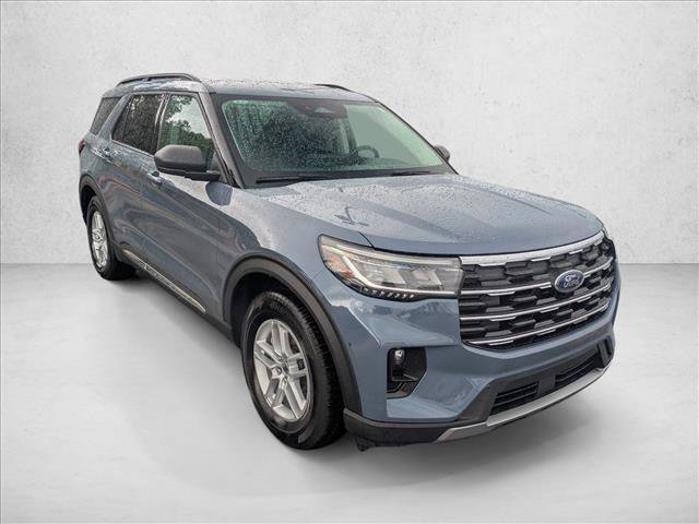 Certified 2025 Ford Explorer Active w/ Active Comfort Package RWD image 3