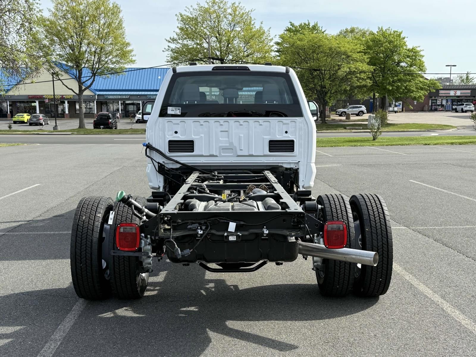New 2025 Ford F550 4x4 Crew Cab Super Duty image 3