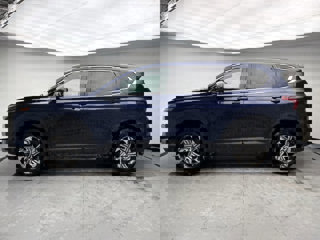 Used 2023 Hyundai Santa Fe SE image 2