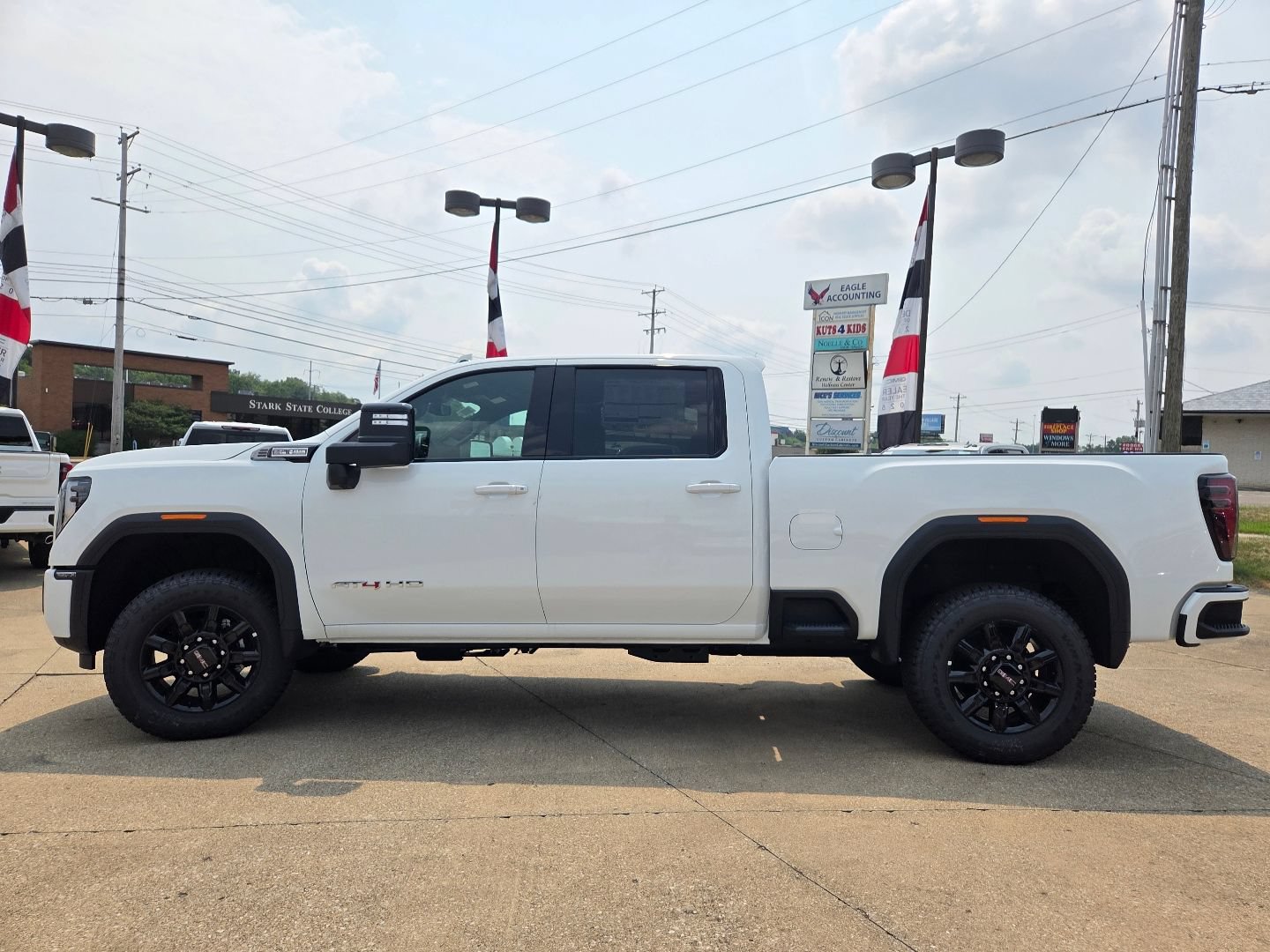 New 2026 GMC Sierra 2500 AT4 AWD/4WD image 15