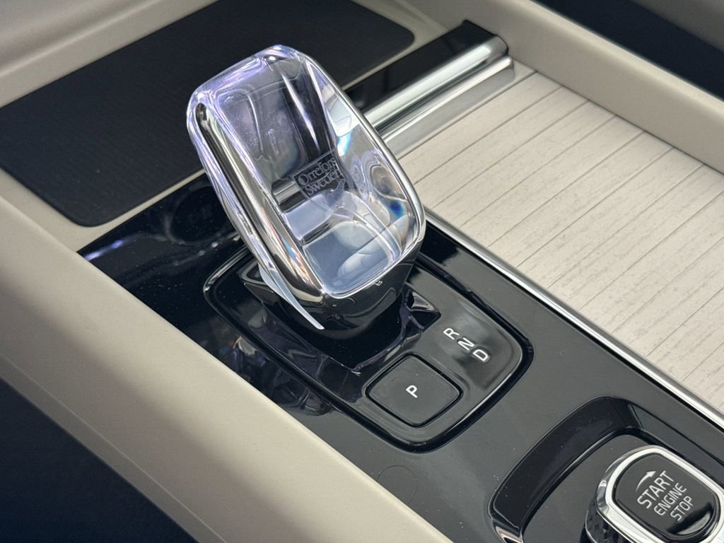 New 2026 Volvo XC60 T8 Ultra w/ Climate Package image 21