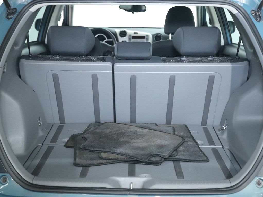 Used 2009 Pontiac Vibe w/ Preferred Package FWD image 24