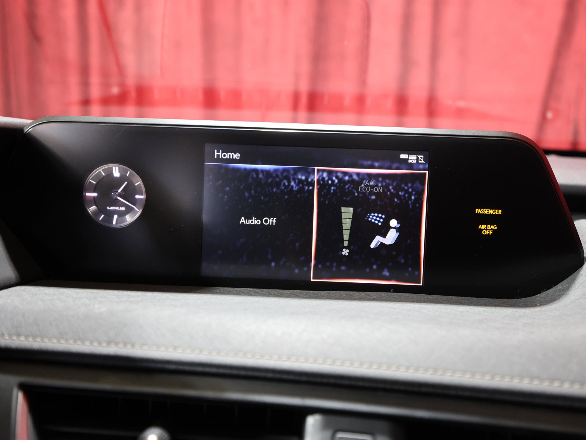 Used 2019 Lexus UX 250h w/ Premium Package AWD/4WD image 18