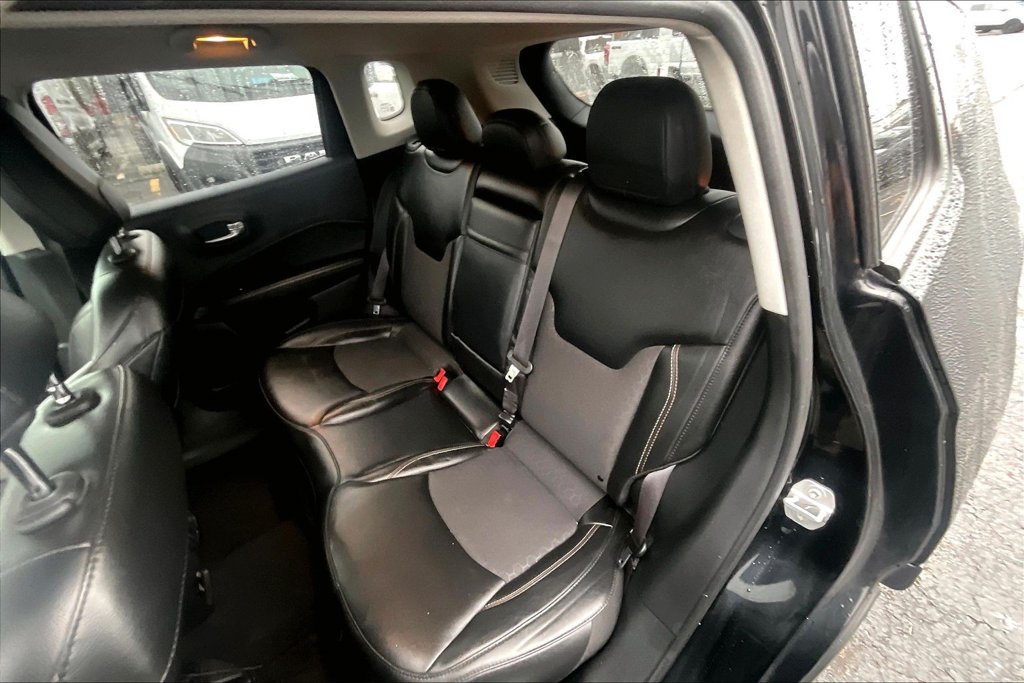 Used 2019 Jeep Compass Latitude w/ Popular Equipment Group AWD/4WD image 25
