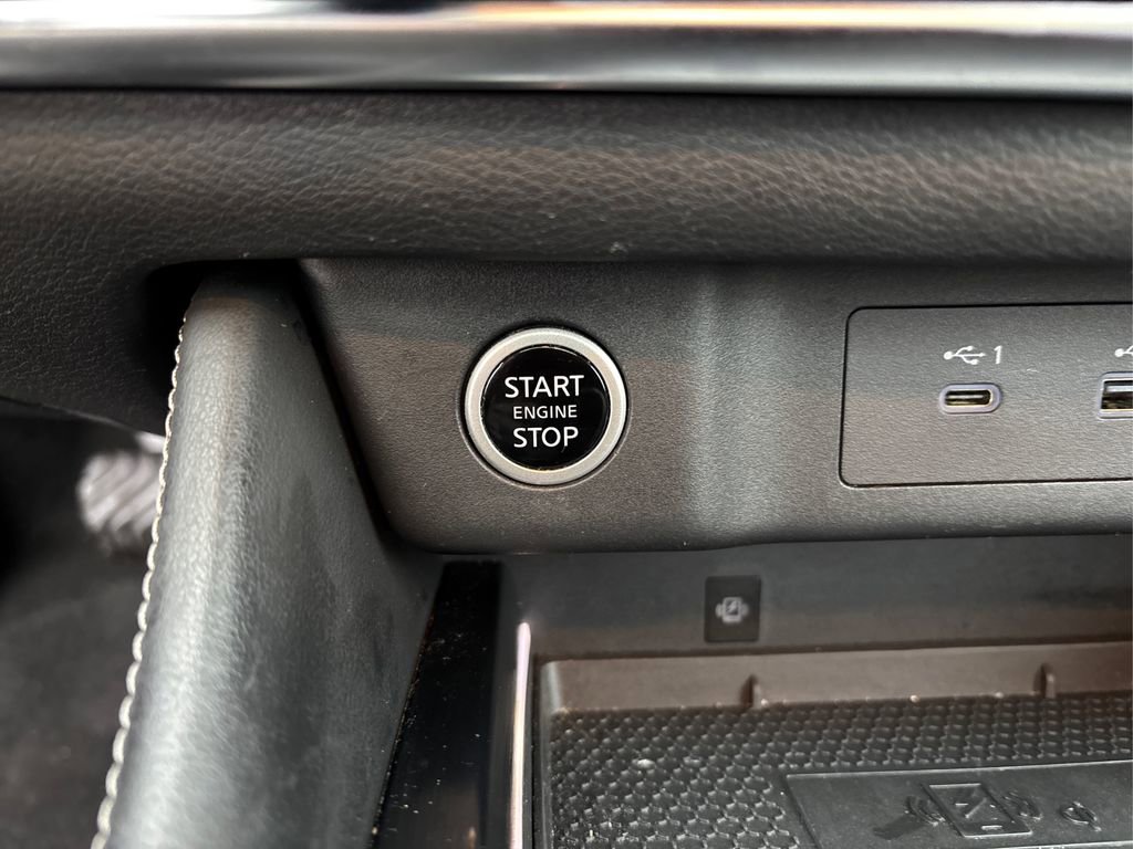 Used 2021 Nissan Rogue Platinum image 38