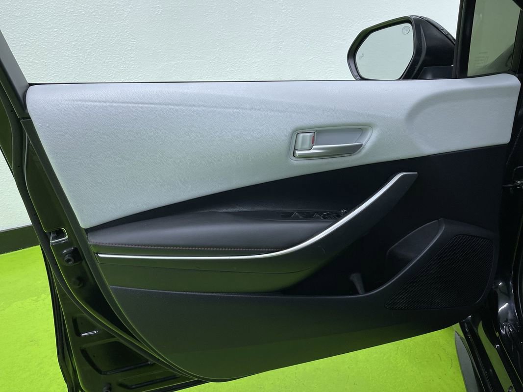 Used 2023 Toyota Corolla SE w/ SE Premium Package image 16