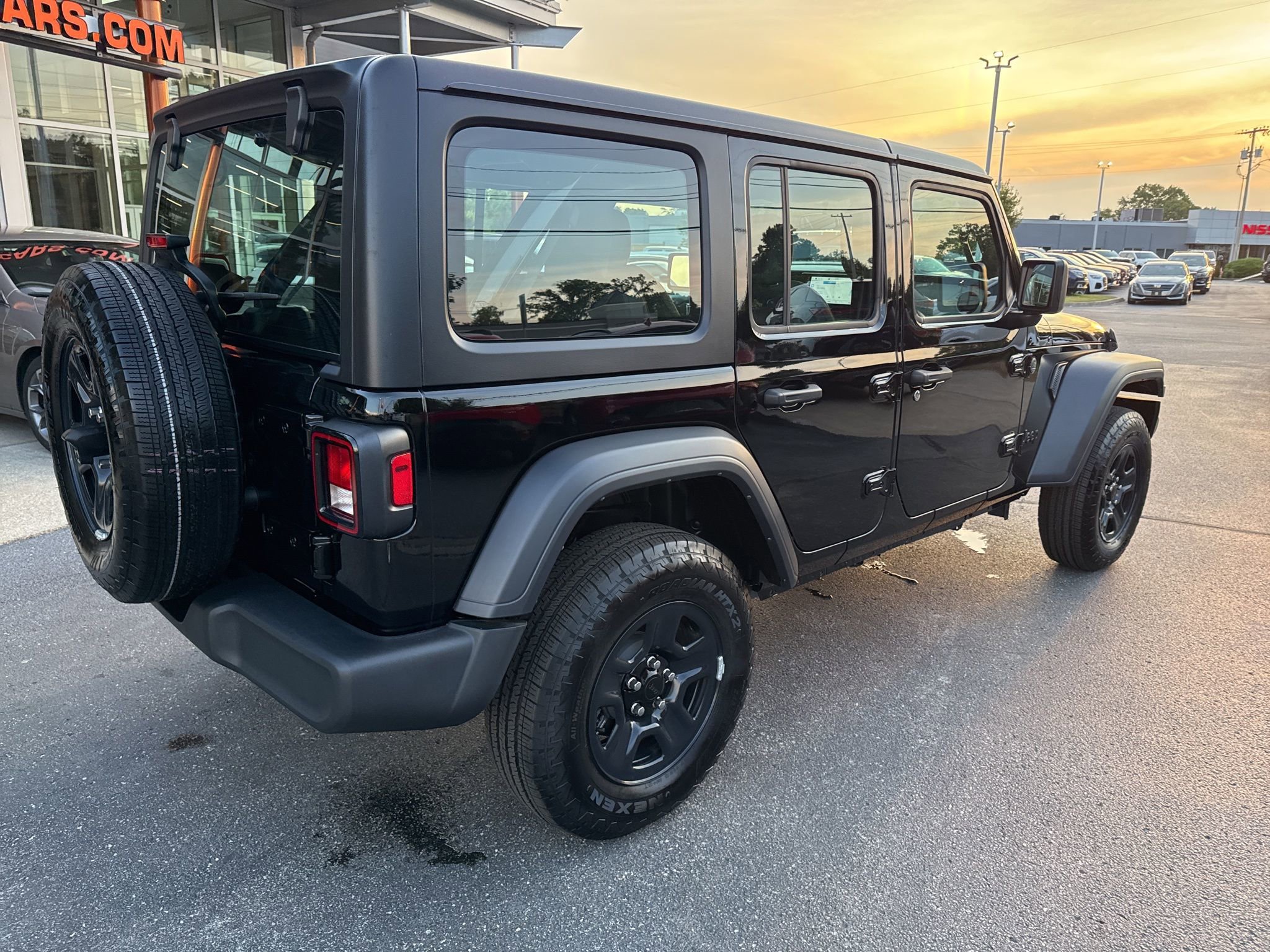 Used 2024 Jeep Wrangler Sport video 2