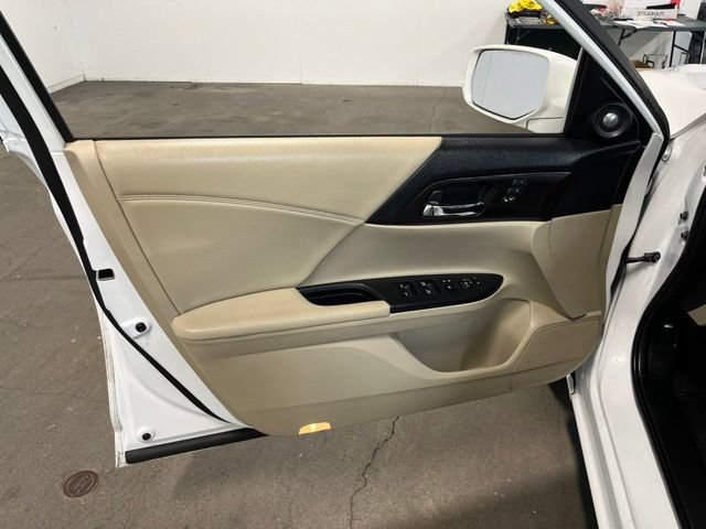 Used 2015 Honda Accord EX-L image 24