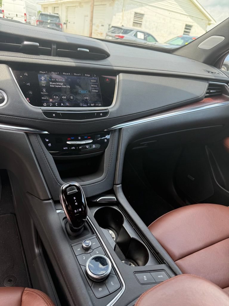 Used 2023 Cadillac XT5 Premium Luxury w/ Technology Package FWD image 11