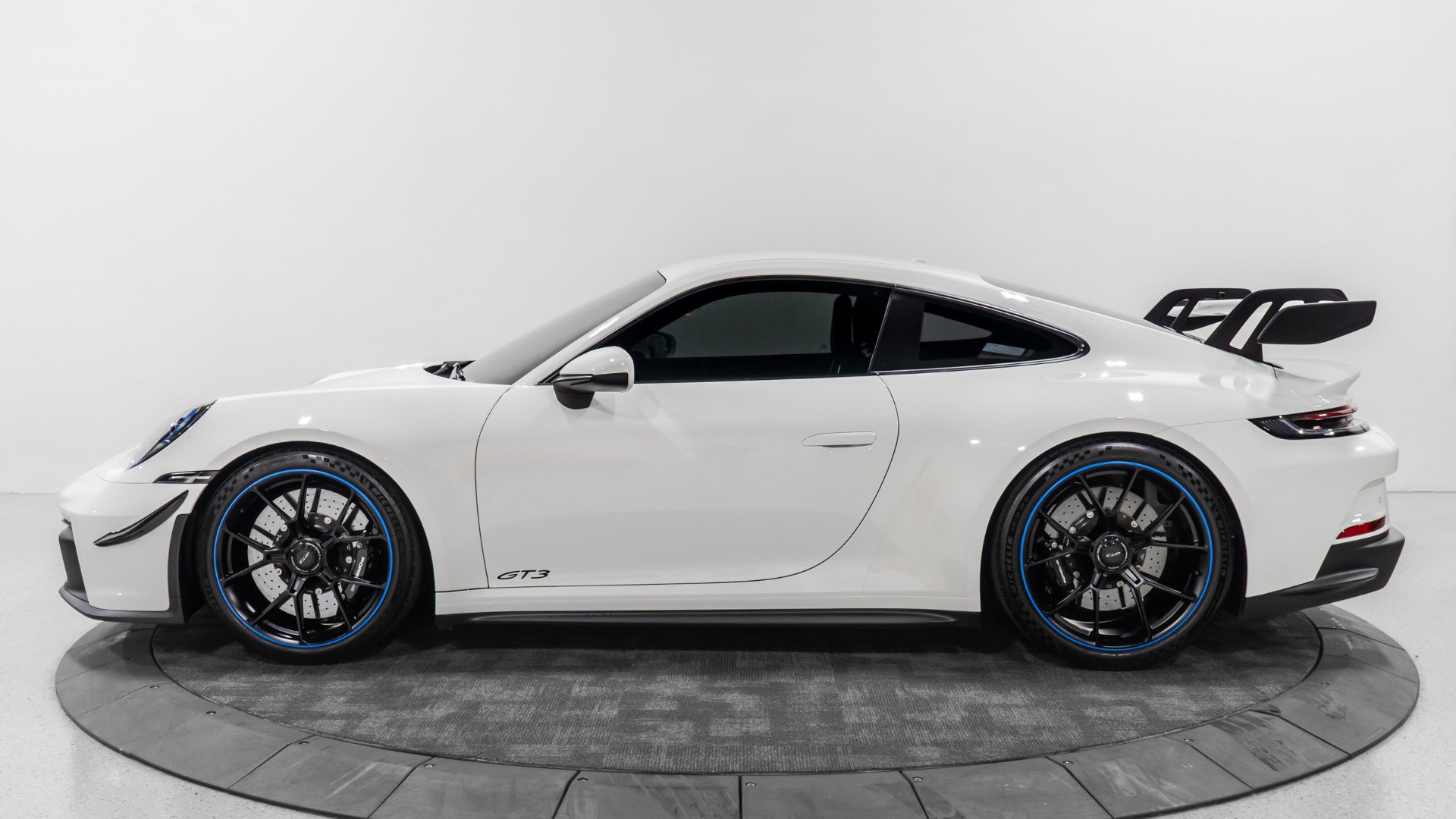 Used 2022 Porsche 911 GT3 RWD image 4