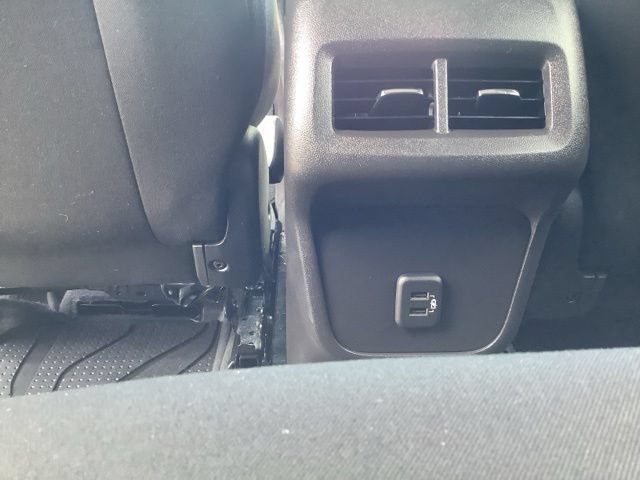 Used 2024 Chevrolet Equinox LT FWD image 13