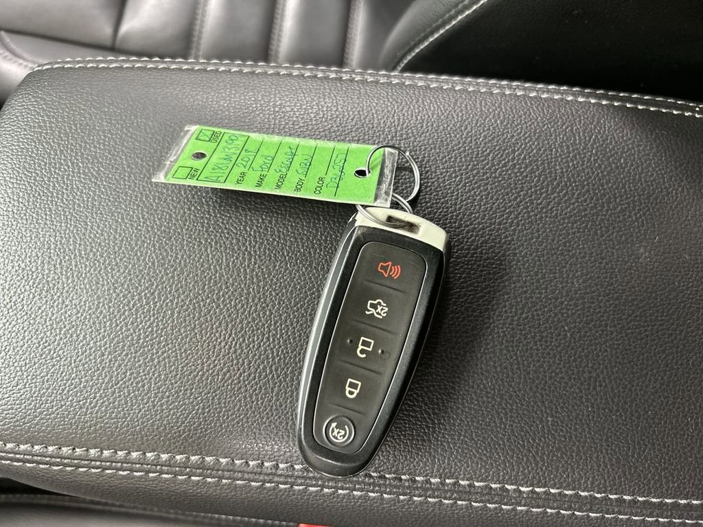 Used 2018 Ford Escape Titanium w/ Ford Safe & Smart Package AWD/4WD image 12