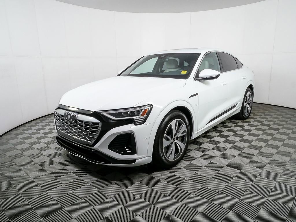 Certified 2024 Audi Q8 e-tron Premium Plus AWD/4WD image 28