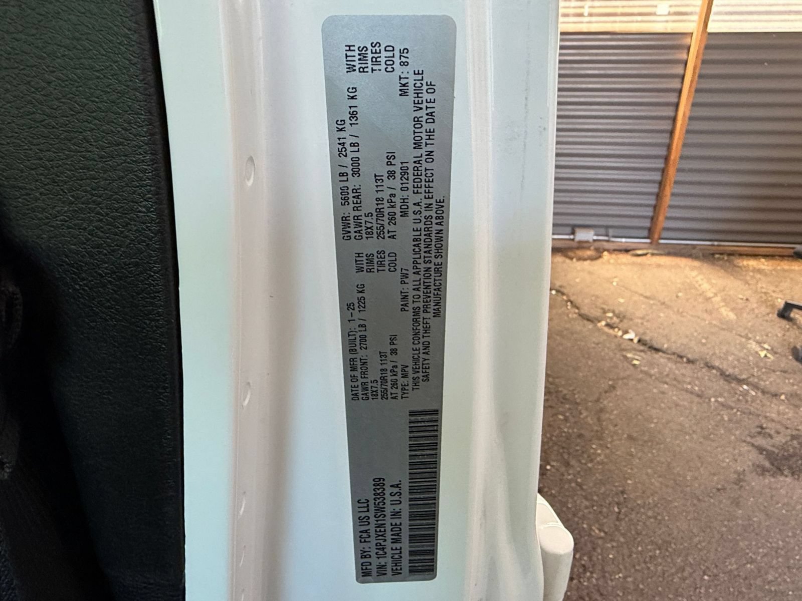 Used 2025 Jeep Wrangler Unlimited Sahara AWD/4WD image 29