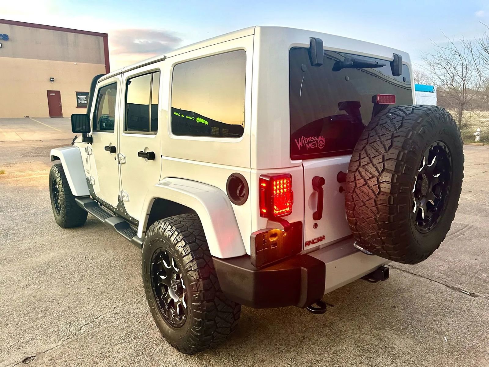 Used 2015 Jeep Wrangler Unlimited Sahara w/ Max Tow Package image 5