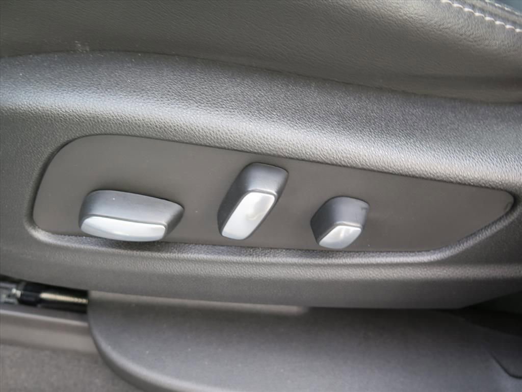 Used 2024 Cadillac XT6 Premium Luxury w/ Technology Package image 11