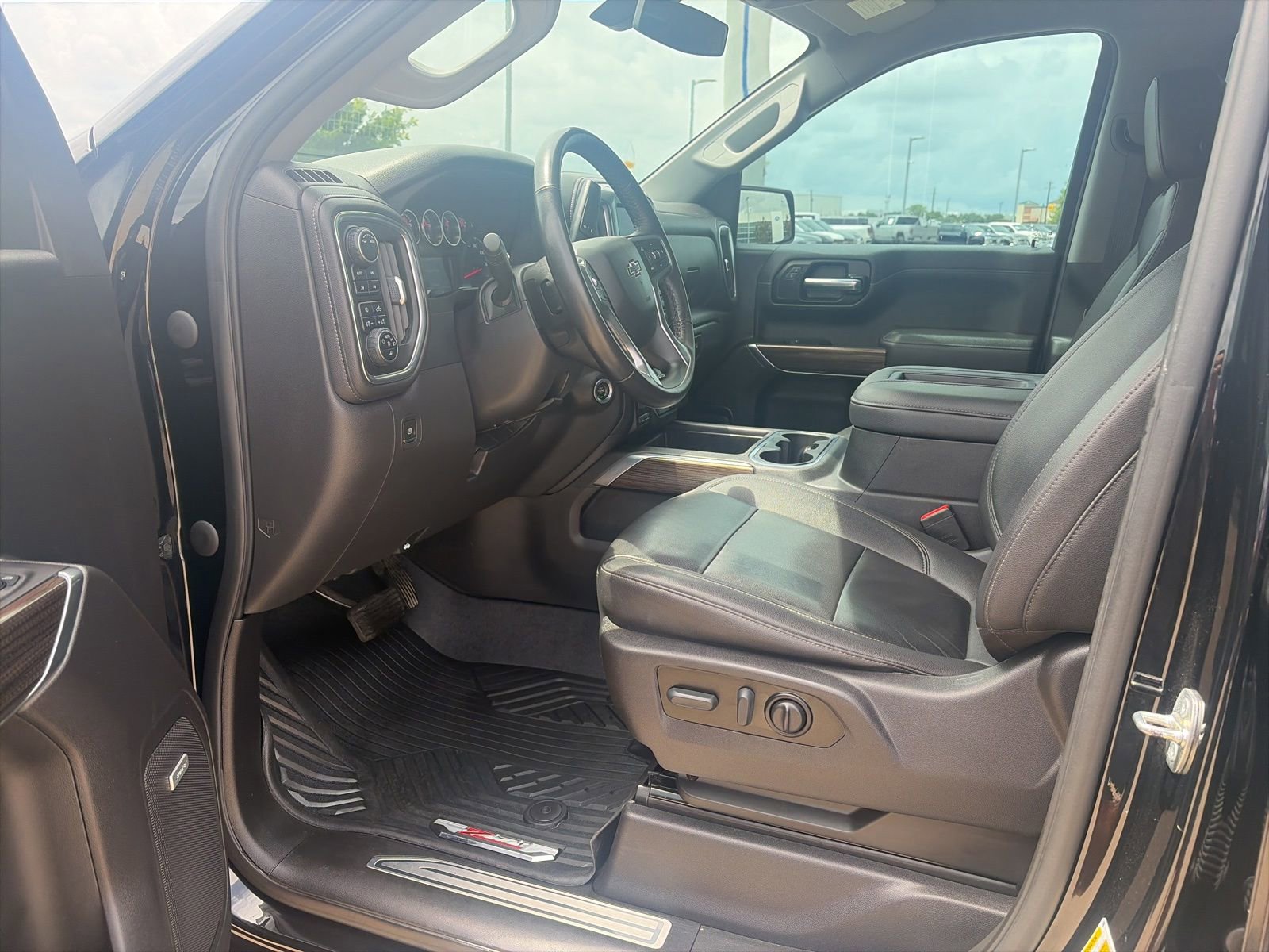 Used 2022 Chevrolet Silverado 1500 LT Trail Boss w/ LT Trail Boss Premium Package AWD/4WD image 12