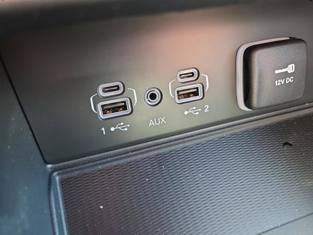 New 2025 Jeep Grand Cherokee Limited w/ Luxury Tech Group II image 25