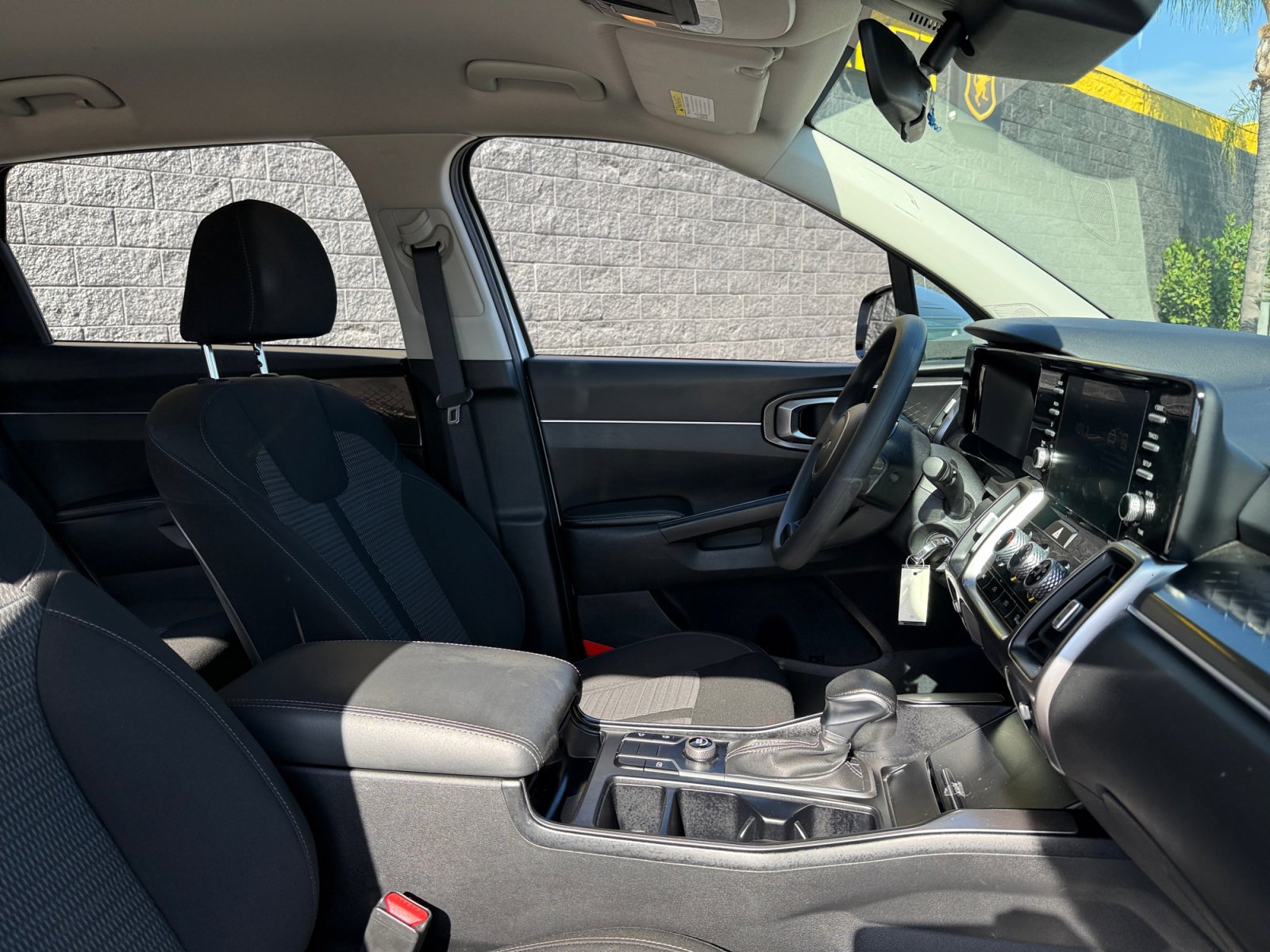 Used 2023 Kia Sorento LX image 21