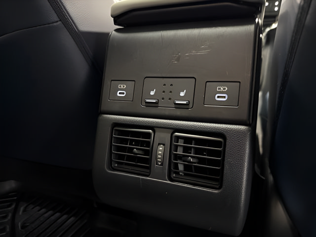Certified 2023 Subaru Solterra AWD image 36