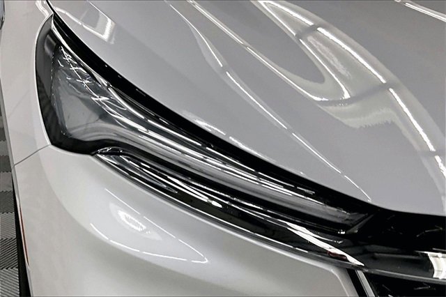 Used 2024 Buick Enclave Avenir image 32