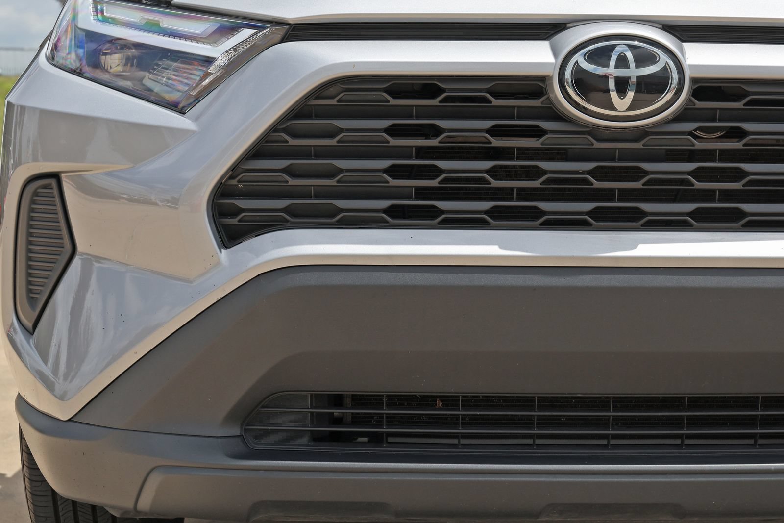 Used 2024 Toyota RAV4 XLE FWD image 10