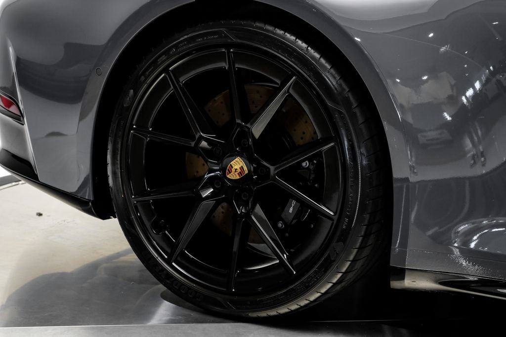 Used 2025 Porsche 911 Carrera S RWD image 38