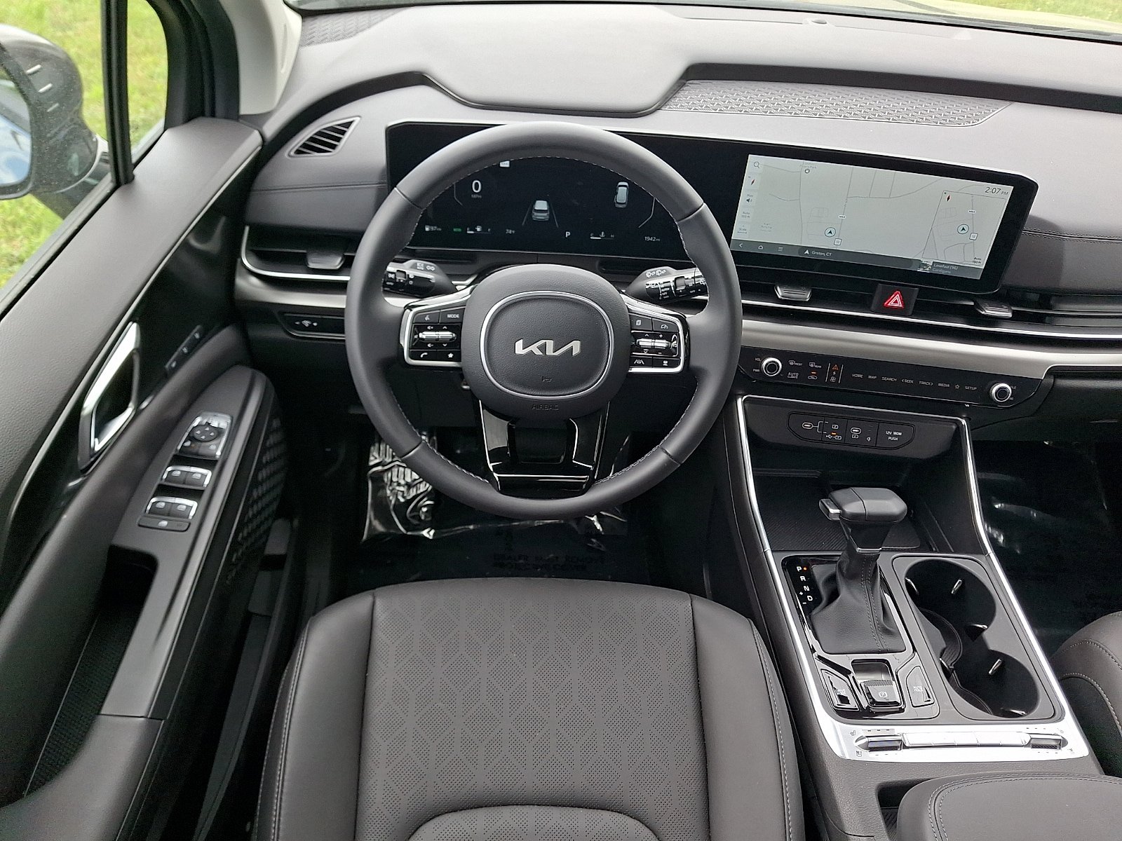 Used 2026 Kia Carnival SX w/ SX Dark Edition Package FWD image 13