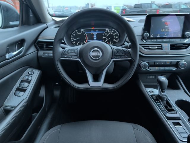 Used 2025 Nissan Altima 2.5 SV AWD/4WD video 2