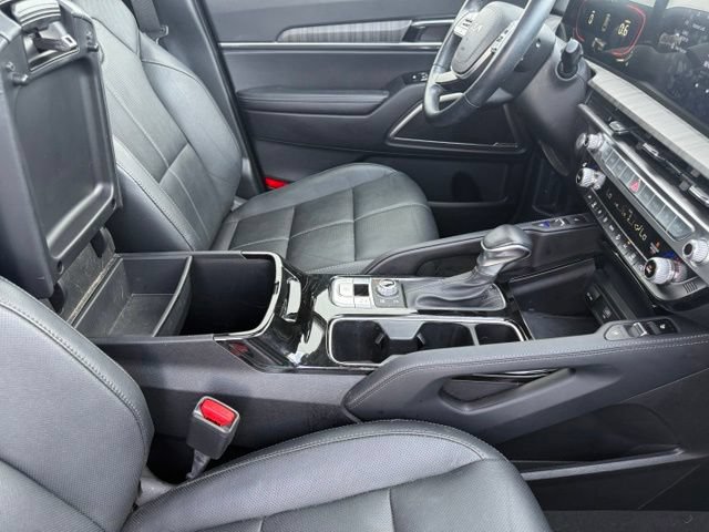 Used 2024 Kia Telluride EX w/ EX Captain's Chair Package AWD/4WD image 19