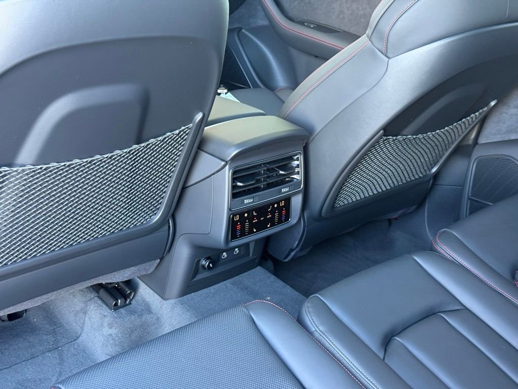 New 2026 Audi SQ7 Prestige image 25