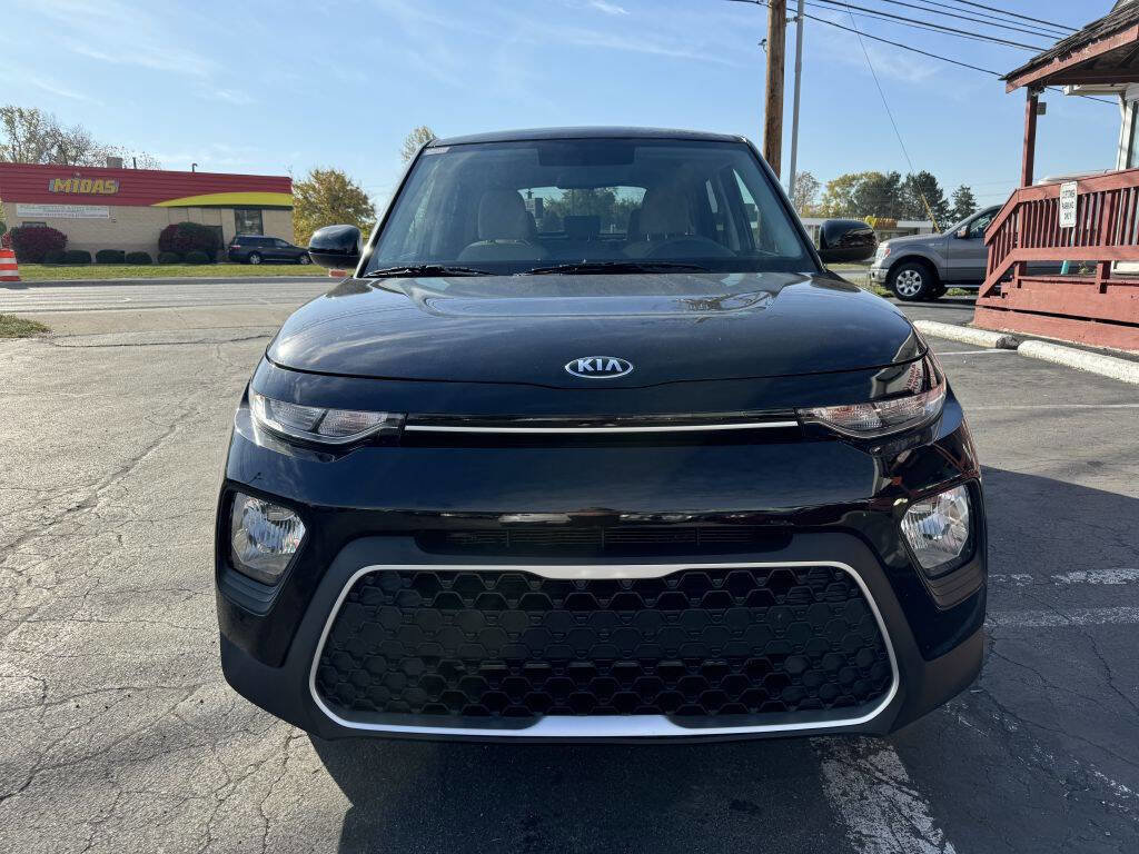 Used 2021 Kia Soul LX image 2