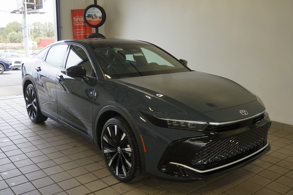 New 2026 Toyota Crown Platinum image 2