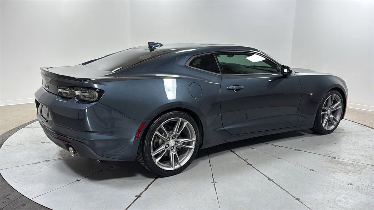 Used 2020 Chevrolet Camaro LT w/ RS Package image 5