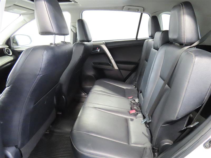 Used 2015 Toyota RAV4 Limited image 33