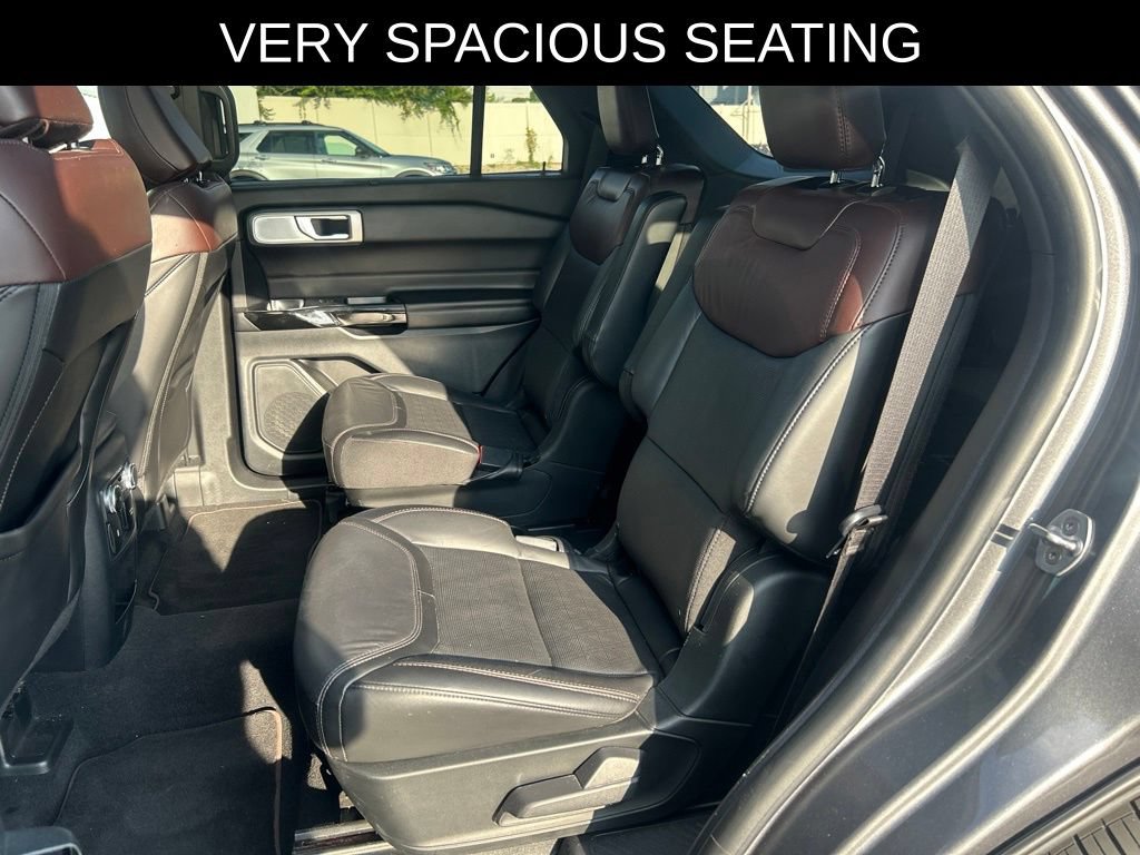 Used 2021 Ford Explorer Platinum w/ Equipment Group 601A AWD/4WD image 26