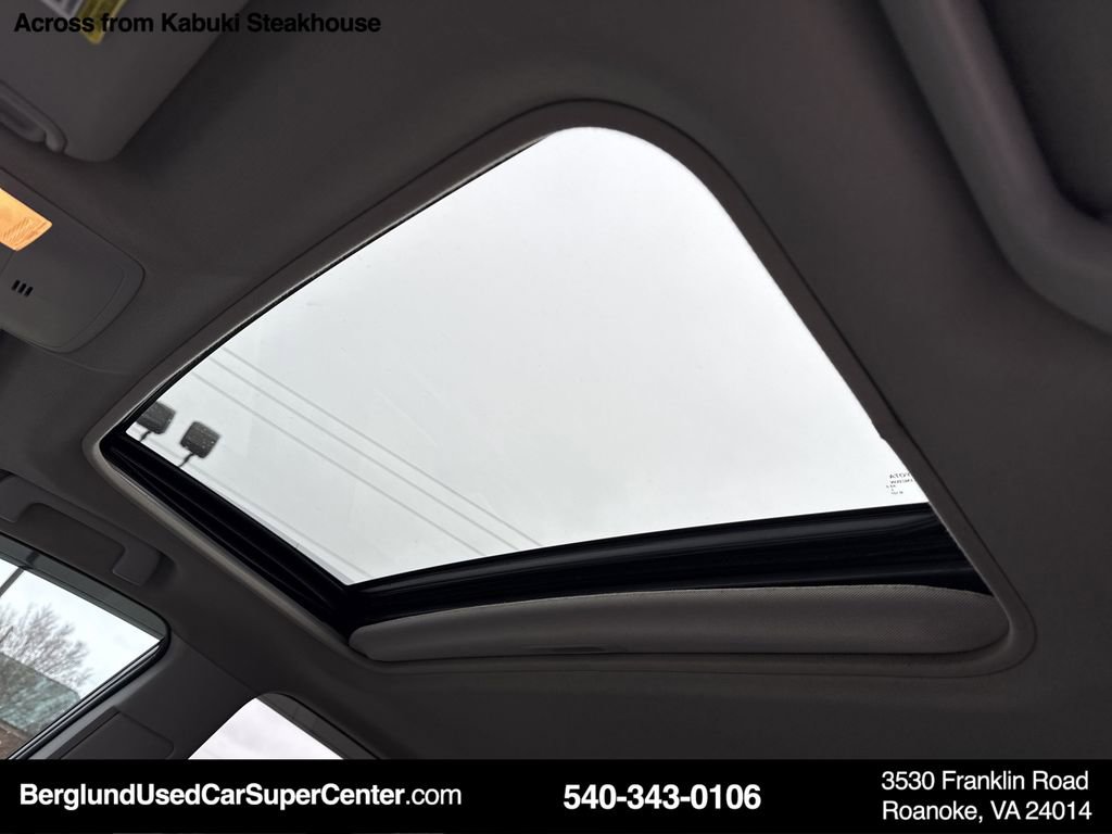 Used 2017 Toyota RAV4 XLE image 31