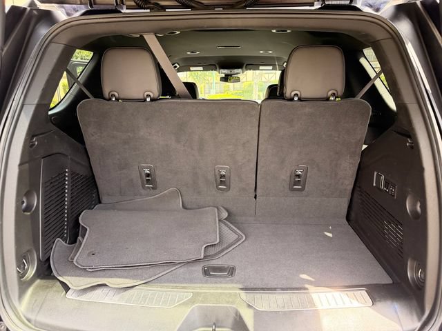 Used 2023 Chevrolet Tahoe Premier AWD/4WD image 25