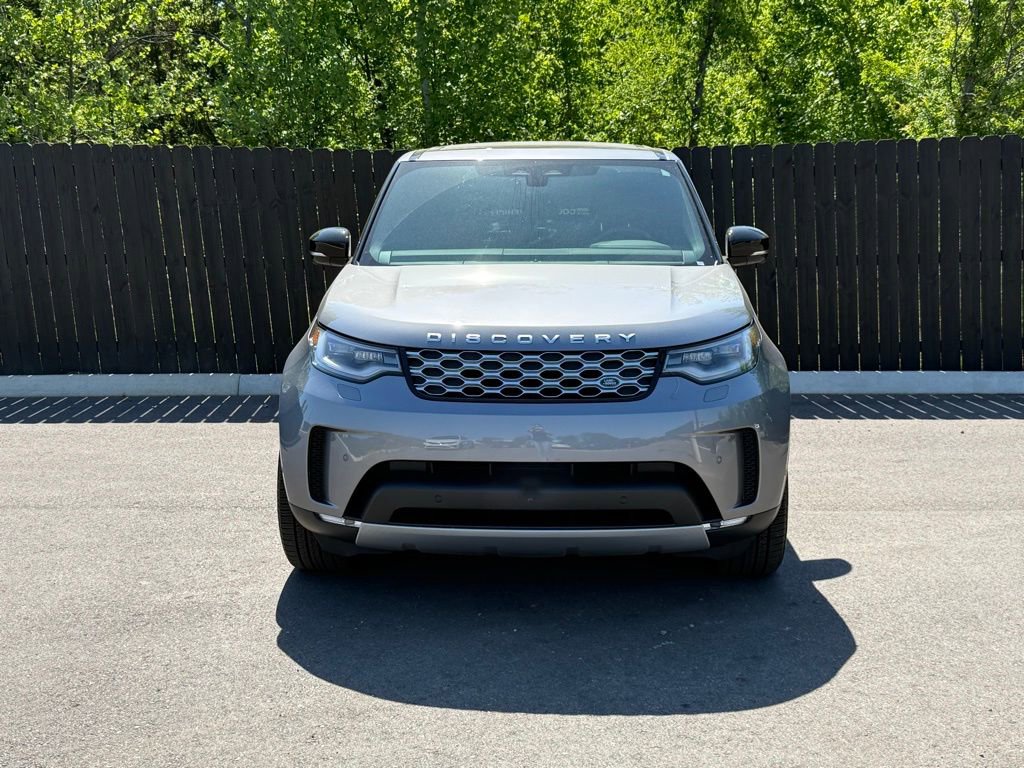 Used 2025 Land Rover Discovery S AWD/4WD image 9
