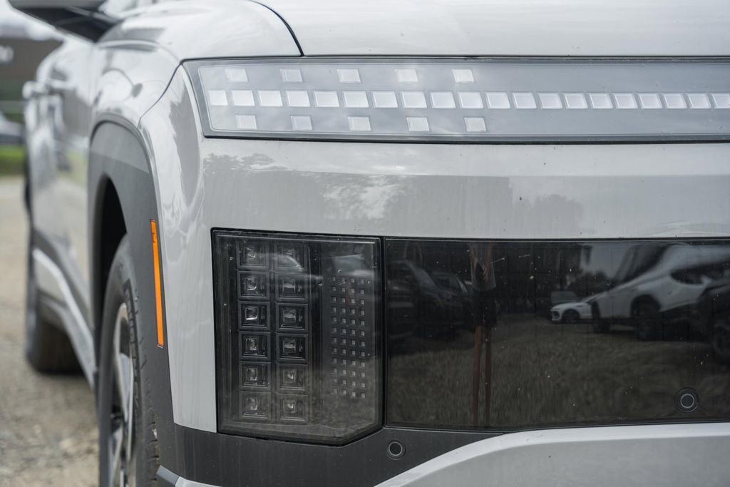 New 2026 Hyundai Ioniq 9 SE image 13