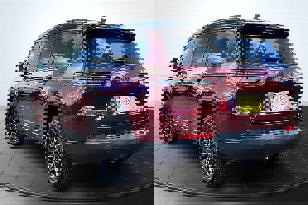 New 2025 Jeep Grand Cherokee L Limited image 3