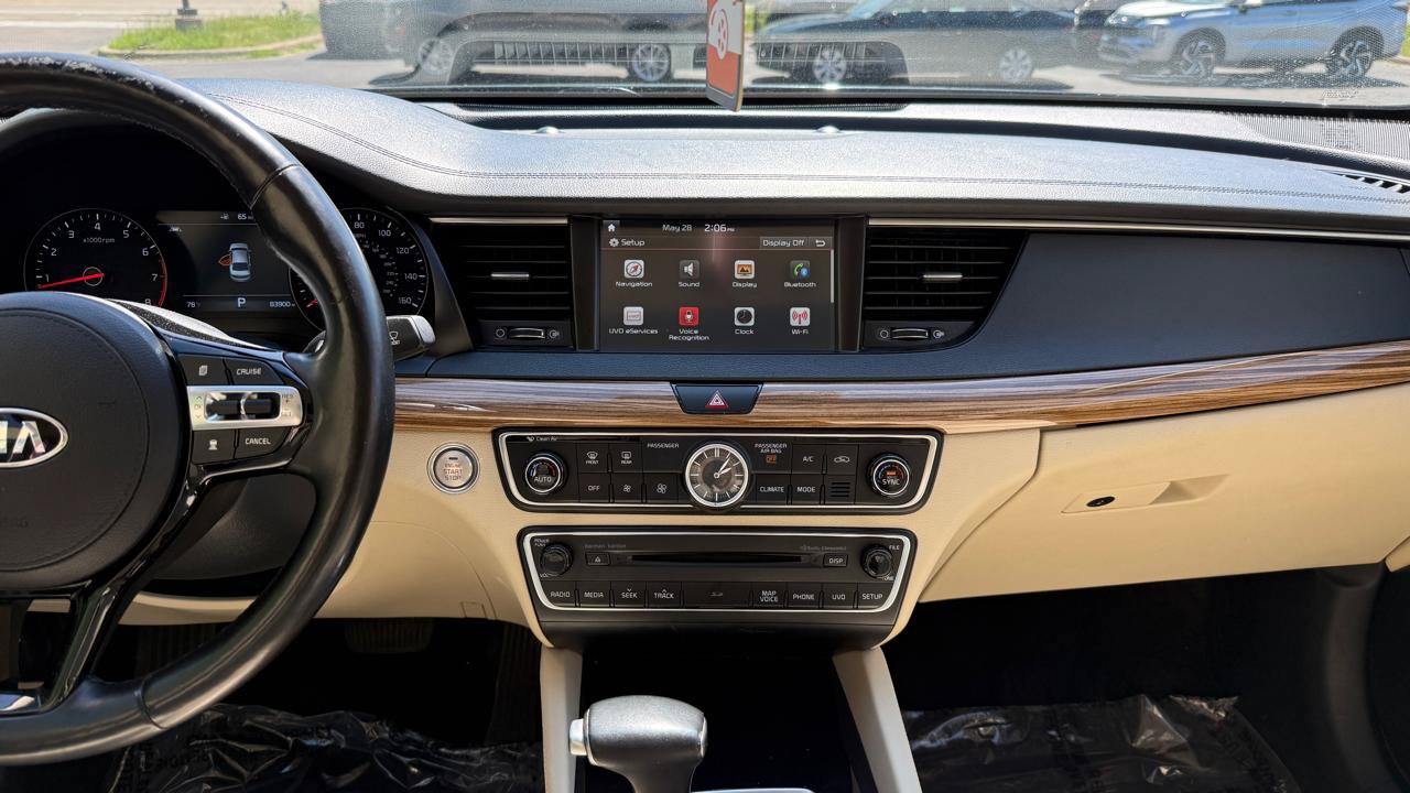 Used 2018 Kia Cadenza Technology FWD image 16