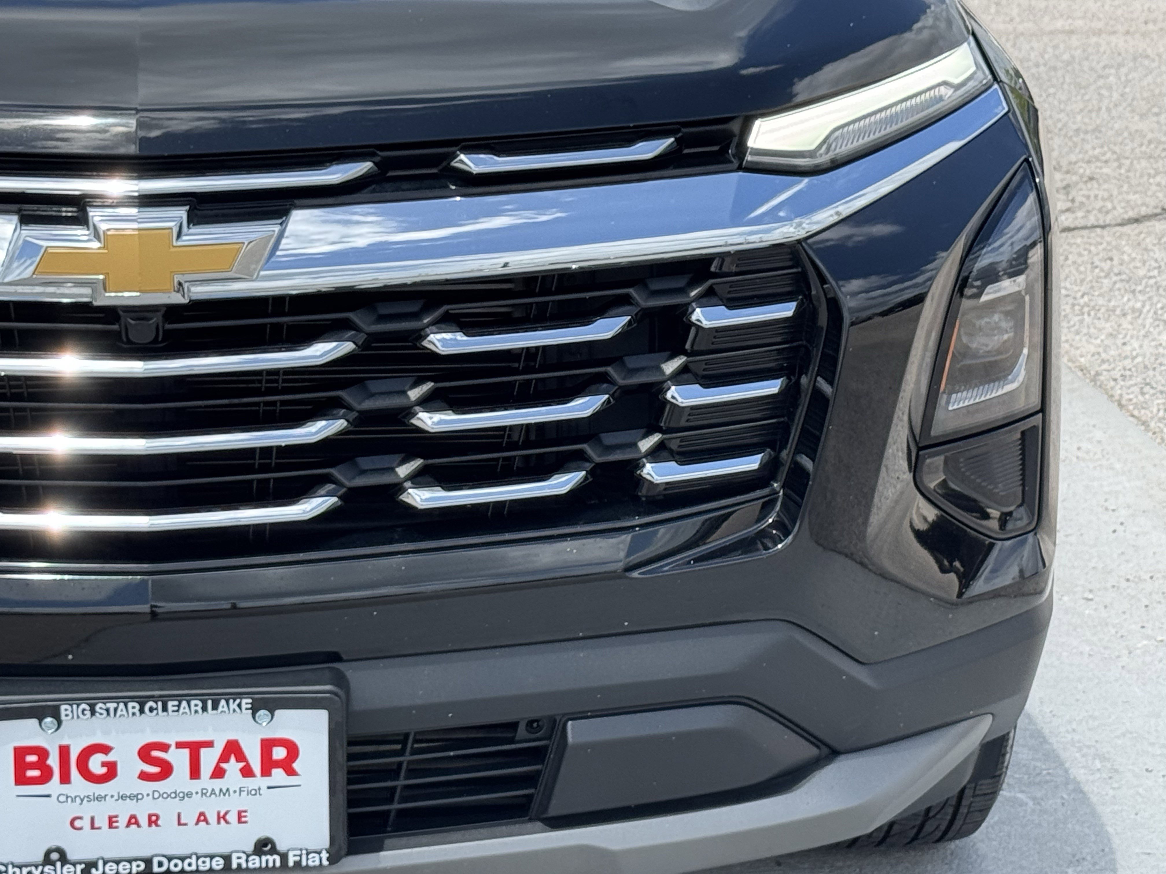 Used 2025 Chevrolet Equinox LT FWD image 5