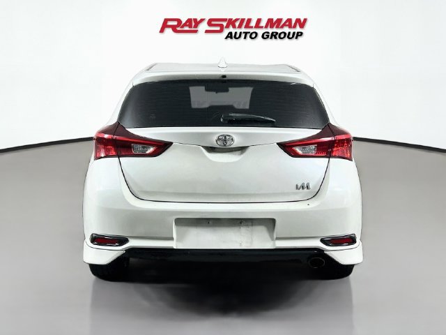 Used 2018 Toyota Corolla iM w/ Carpet Mat Package (TMS) FWD image 6