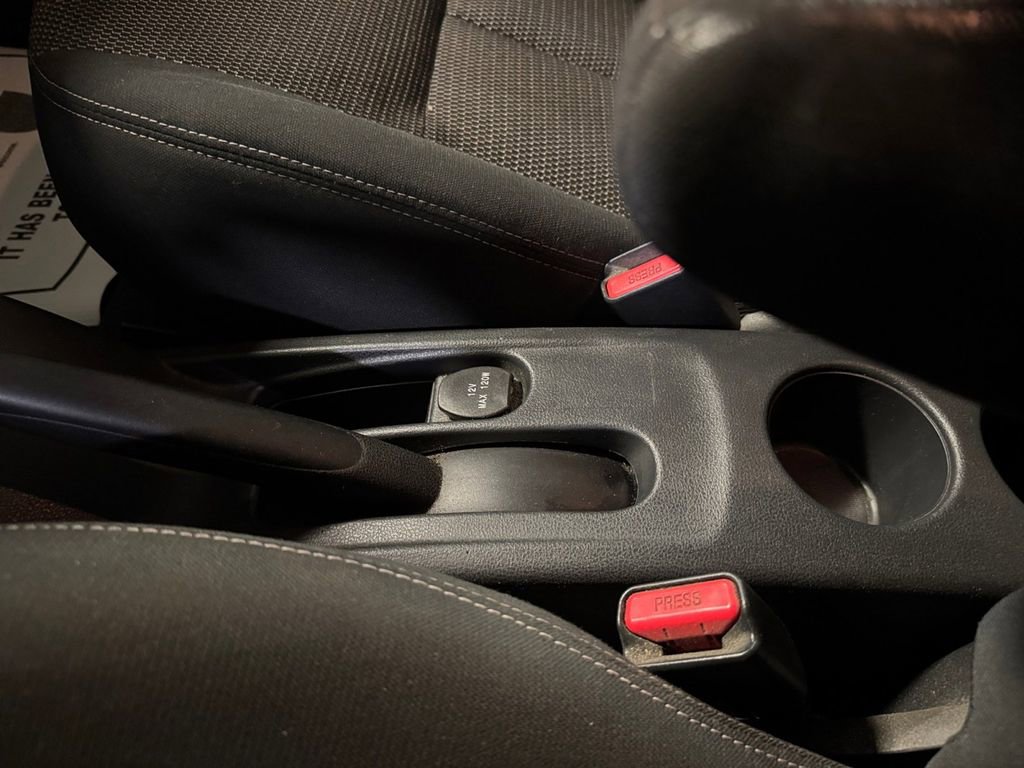 Used 2014 Nissan Versa SV image 30