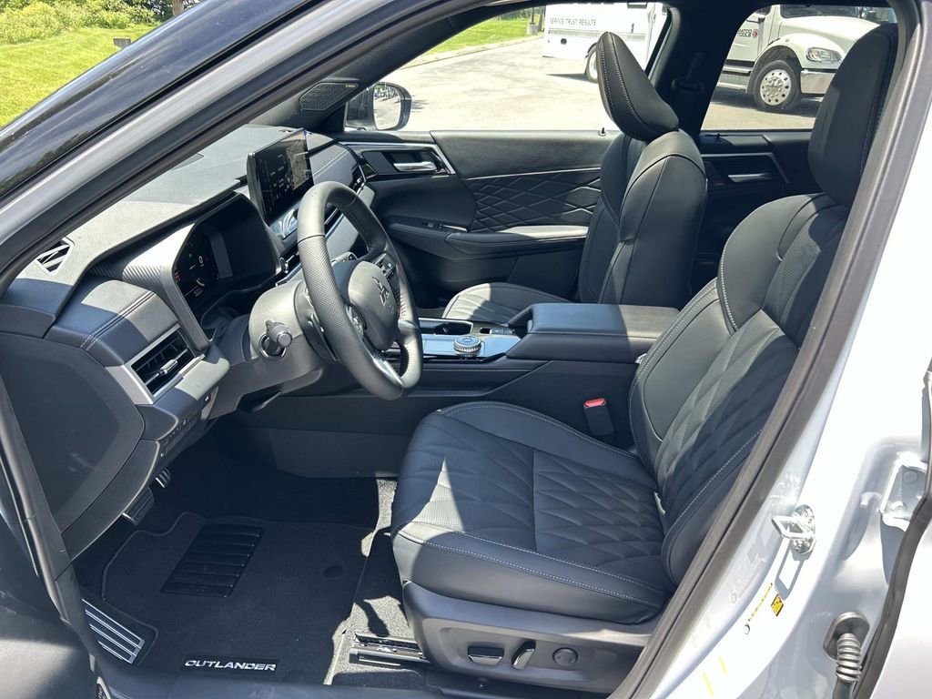 New 2026 Mitsubishi Outlander SEL Black Edition FWD image 21