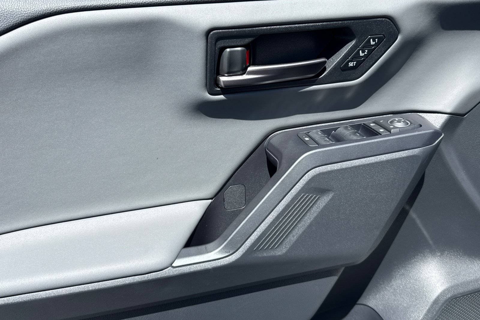 New 2026 Toyota RAV4 XSE AWD/4WD image 10
