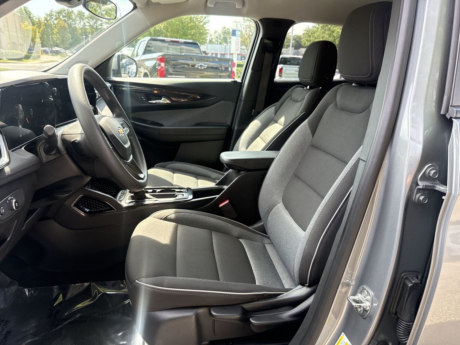 Used 2025 Chevrolet TrailBlazer LT AWD/4WD image 13