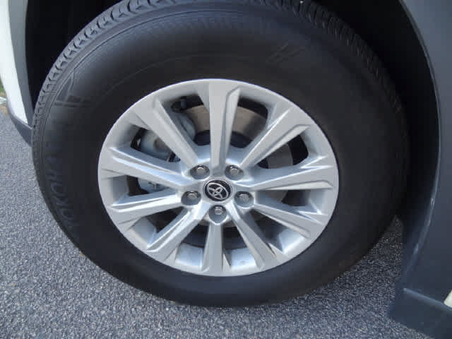Certified 2024 Toyota Grand Highlander AWD image 39